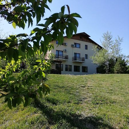 Kolpinghaus Panzió Karánsebes Kültér fotó