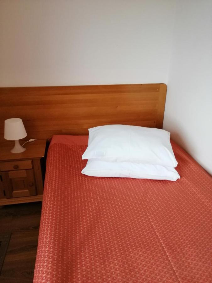 Kolpinghaus Panzió Karánsebes Kültér fotó