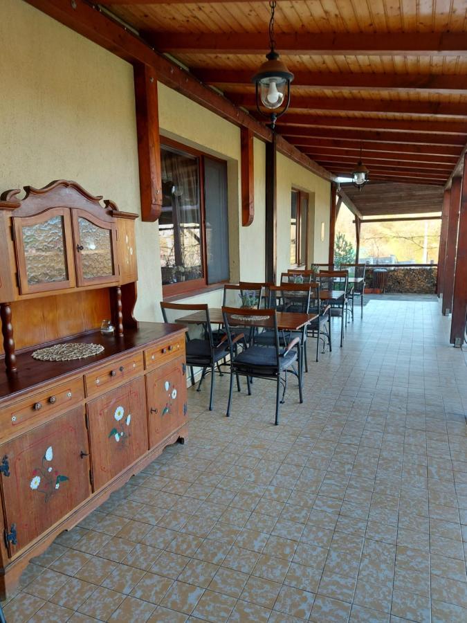 Kolpinghaus Panzió Karánsebes Kültér fotó
